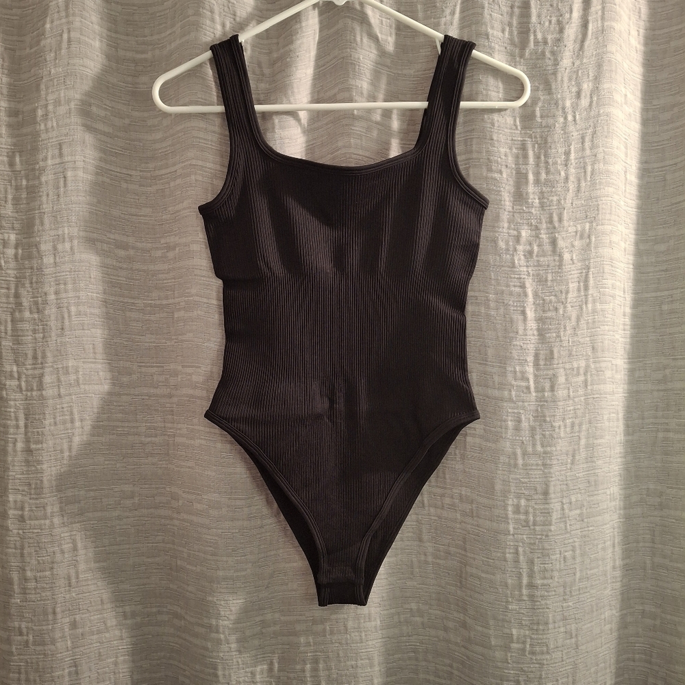 MRIGNT Black Square Neck Ribbed Tank Bodysuit-Size S- NWOT